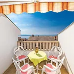 Apartment 1 Bedroom Awesome In Makarska