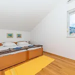 Apartman Cozy In With Wifi